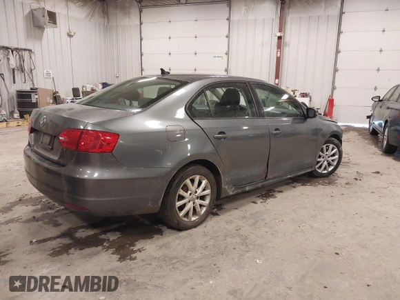 2011 Volkswagen Jetta SE with VIN 3VWDZ7AJXBM316686, listed as a IAAI auction lot 41218388 with 239,027 mi miles and . Bid and sale history available at DreamBid. Image 4.