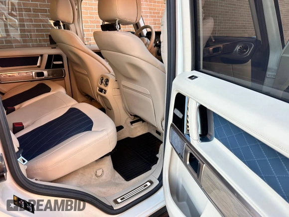 2020 Mercedes-Benz G 550 z VIN W1NYC6BJ3LX340654, wystawiony jako Copart lot #78332104 z przebiegiem 44 015 mil mil oraz Nie do naprawy. Historia ofert i sprzedaży dostępna na DreamBid. Obrazek 8.