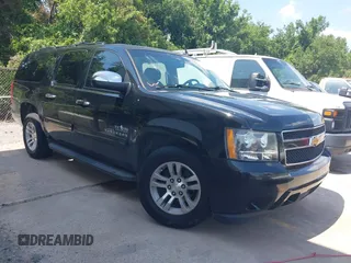 2014 Chevrolet Suburban LS z VIN 1GNSCHE08ER190017, wystawiony jako IAAI lot #42415373 z przebiegiem 206 410 mil mil oraz . Historia ofert i sprzedaży dostępna na DreamBid. Obrazek 1.
