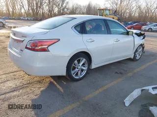 2014 Nissan Altima 2.5 S with VIN 1N4AL3AP4EC202621, listed as a IAAI auction lot 41850273 with 117,567 mi miles. Bid and sale history available at carsss.com. Image 4.