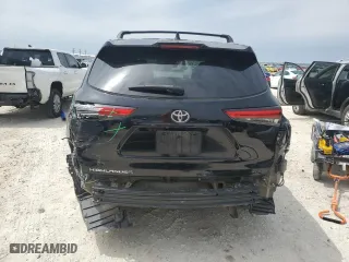 2020 Toyota Highlander XLE with VIN 5TDGZRAH9LS502911, listed as a Copart auction lot 51256955 with 84,424 mi miles and Salvage Title. Bid and sale history available at carsss.com. Image 6.
