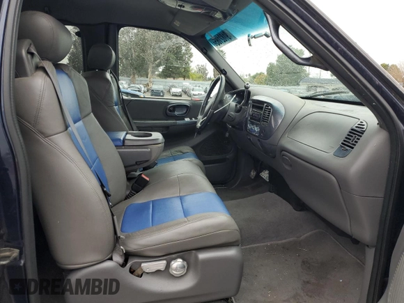 2002 Ford F-150 с VIN 1FTPX17L02NA71656, выставлен на аукционе Copart как лот 49182185 с пробегом 49 745 миль миль и Списание • Salvage title. История ставок и продаж доступна на DreamBid. Изображение 7.