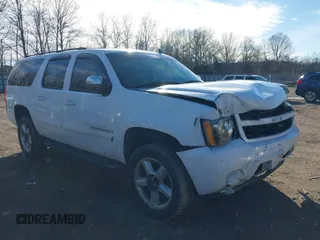 2007 Chevrolet Suburban LTZ with VIN 3GNFK16317G181618, listed as a IAAI auction lot 41535960 with 332,238 mi miles. Bid and sale history available at carsss.com. Image 1.