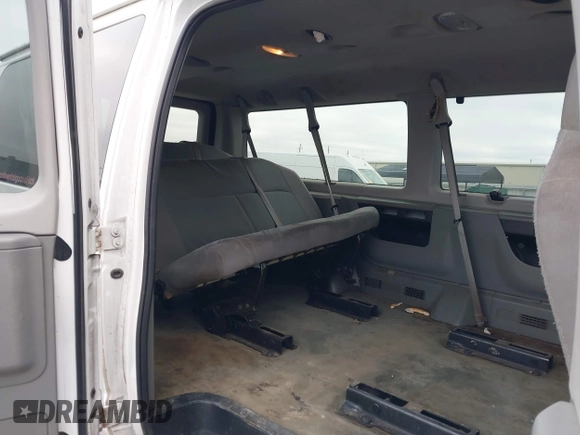 2011 Ford Econoline Passenger XL with VIN 1FBNE3BL2BDB02920, listed as a IAAI auction lot 41621713 with 270,140 mi miles. Bid and sale history available at carsss.com. Image 8.