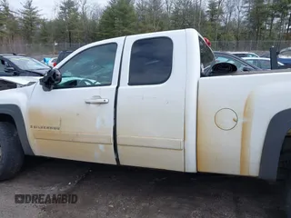 2008 Chevrolet Silverado 1500 LTZ with VIN 1GCEK19J58E181029, listed as a IAAI auction lot 41866976 with 183,824 mi miles. Bid and sale history available at carsss.com. Image 14.