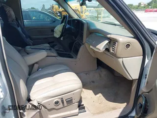 2006 Chevrolet Tahoe LT z VIN 1GNEC13Z36R169468, wystawiony jako IAAI lot #42329446 z przebiegiem 235 118 mil mil oraz . Historia ofert i sprzedaży dostępna na DreamBid. Obrazek 5.