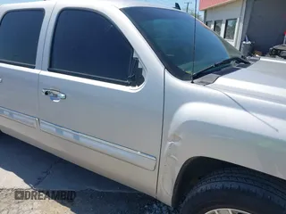 2010 Chevrolet Silverado 1500 LT with VIN 3GCRCSE07AG283691, listed as a IAAI auction lot 42036305 with 240,896 mi miles and . Bid and sale history available at DreamBid. Image 17.