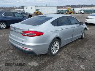 2019 Ford Fusion Hybrid SE with VIN 3FA6P0LU9KR104886, listed as a IAAI auction lot 41742835 with 1 mi miles. Bid and sale history available at carsss.com. Image 4.