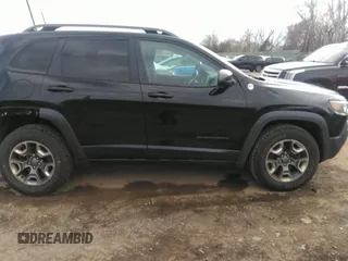 2019 Jeep Cherokee Trailhawk with VIN 1C4PJMBX1KD331128, listed as a IAAI auction lot 41983976 with 110,190 mi miles and . Bid and sale history available at DreamBid. Image 13.