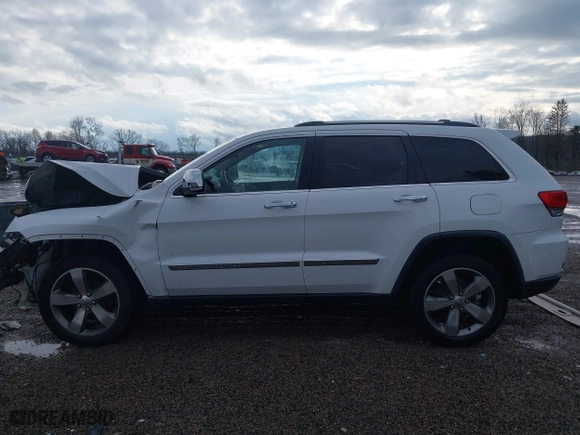2015 Jeep Grand Cherokee Limited with VIN 1C4RJFBG3FC671803, listed as a IAAI auction lot 41224584 with 110,589 mi miles. Bid and sale history available at carsss.com. Image 13.