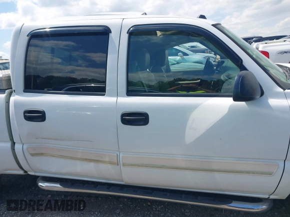 2005 Chevrolet Silverado 1500 LS with VIN 2GCEC13T751366249, listed as a IAAI auction lot 41986002 with 194,795 mi miles and . Bid and sale history available at DreamBid. Image 14.