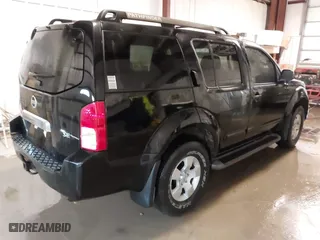 2005 Nissan Pathfinder LE with VIN 5N1AR18W85C766004, listed as a IAAI auction lot 41727909 with 197,926 mi miles. Bid and sale history available at carsss.com. Image 4.