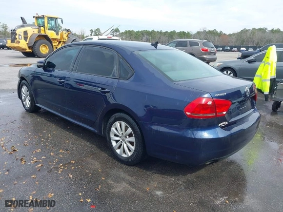 2014 Volkswagen Passat Wolfsburg Ed with VIN 1VWAT7A3XEC085932, listed as a IAAI auction lot 41567573 with 165,154 mi miles. Bid and sale history available at carsss.com. Image 3.