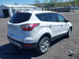 2017 Ford Escape SE with VIN 1FMCU9GD4HUB55262, listed as a IAAI auction lot 42146088 with 98,407 mi miles. Bid and sale history available at carsss.com. Image 4.