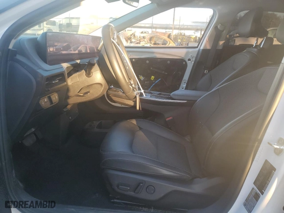 2023 Kia EV6 Light with VIN KNDC34LB7P5608698, listed as a Copart auction lot 81836084 with 13,736 mi miles and Salvage Title. Bid and sale history available at carsss.com. Image 7.
