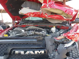 2016 Ram 1500 Rebel z VIN 1C6RR7YT3GS175255, wystawiony jako IAAI lot #42085582 z przebiegiem 67 971 mil mil oraz . Historia ofert i sprzedaży dostępna na DreamBid. Obrazek 10.