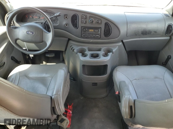 2004 Ford Econoline Passenger XL with VIN 1FBSS31L84HA53604, listed as a Copart auction lot 54428125 with 165,114 mi miles and Clean title. Bid and sale history available at DreamBid. Image 8.
