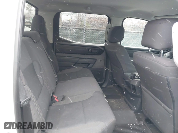 2022 Toyota Tundra 2WD SR with VIN 5TFKB5AB5NX017956, listed as a IAAI auction lot 41612493 with 38,683 mi miles. Bid and sale history available at carsss.com. Image 8.