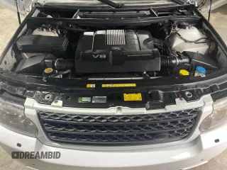 2011 Land Rover Range Rover SC z VIN SALMF1E46BA357805, wystawiony jako Copart lot #88178825 z przebiegiem 120 381 mil mil oraz Czysty tytuł • Clean title. Historia ofert i sprzedaży dostępna na DreamBid. Obrazek 7.