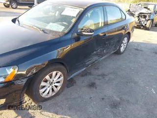 2013 Volkswagen Passat S with VIN 1VWAP7A3XDC005323, listed as a IAAI auction lot 40948885 with 133,447 mi miles and . Bid and sale history available at DreamBid. Image 6.