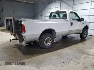 2002 Ford Super Duty F-250 XL with VIN 1FTNF21LX2EA21680, listed as a Copart auction lot 86453084 with 131,748 mi miles and Clean Title. Bid and sale history available at carsss.com. Image 3.
