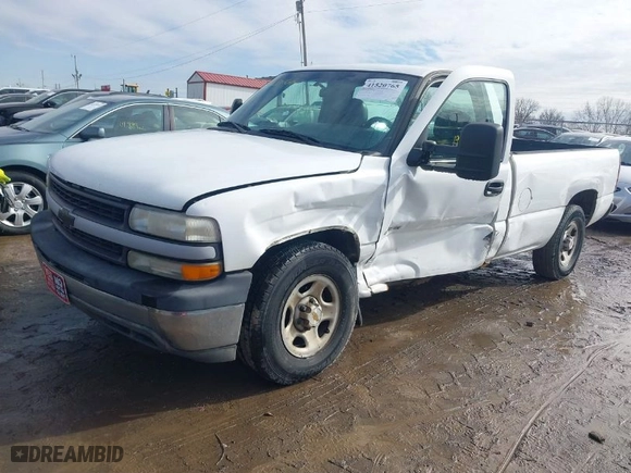 2002 Chevrolet Silverado 1500 with VIN 1GCEC14WX2Z146163, listed as a IAAI auction lot 41520765 with 195,742 mi miles. Bid and sale history available at carsss.com. Image 2.