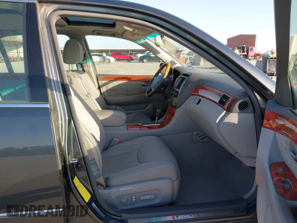 2005 Lexus LS 430 with VIN JTHBN36F155026302, listed as a IAAI auction lot 41974790 with 157,902 mi miles. Bid and sale history available at carsss.com. Image 5.