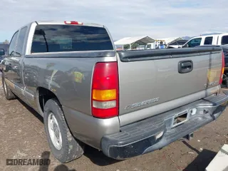 2001 Chevrolet Silverado 1500 LS with VIN 2GCEC19T311113978, listed as a IAAI auction lot 41424093 with 121,389 mi miles. Bid and sale history available at carsss.com. Image 3.