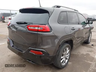 2018 Jeep Cherokee Latitude with VIN 1C4PJLCB1JD588916, listed as a IAAI auction lot 41019397 with 135,929 mi miles. Bid and sale history available at carsss.com. Image 4.