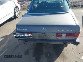 1983 Mercedes-Benz 300 with VIN WDBAB53A3DB003709, listed as a IAAI auction lot 41662930 with 301,467 mi miles and . Bid and sale history available at DreamBid. Image 16.