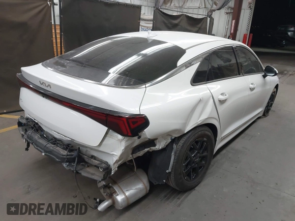 2025 Kia K5 LXS z VIN KNAG24J72S5284973, wystawiony jako IAAI lot #42162422 z przebiegiem 8 738 mil mil oraz . Historia ofert i sprzedaży dostępna na DreamBid. Obrazek 4.