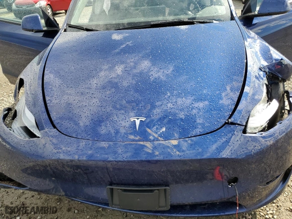 2025 Tesla Model Y Long Range with VIN 7SAYGDEE5SF249489, listed as a Copart auction lot 50465435 with 0 mi miles and Salvage Title. Bid and sale history available at carsss.com. Image 14.