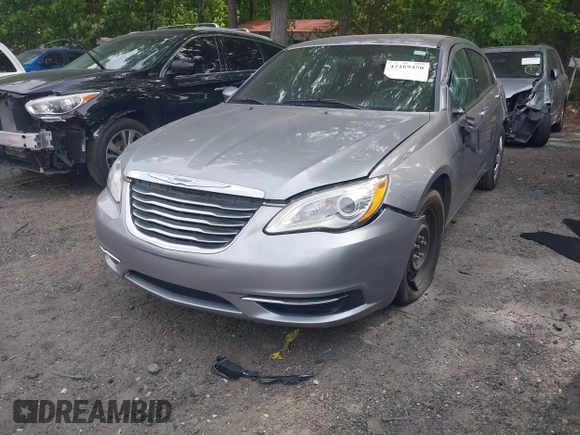 2014 Chrysler 200 LX z VIN 1C3CCBAB6EN211217, wystawiony jako IAAI lot #42169450 z przebiegiem 97 948 mil mil oraz . Historia ofert i sprzedaży dostępna na DreamBid. Obrazek 16.