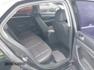 2008 Volkswagen Jetta Sedan SE with VIN 3VWRM71K58M104364, listed as a IAAI auction lot 41917090 with 178,399 mi miles. Bid and sale history available at carsss.com. Image 8.