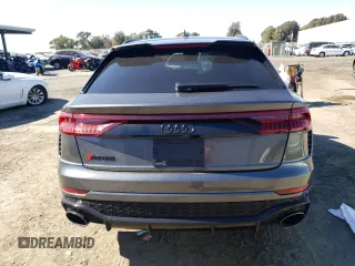 2023 Audi RS Q8 z VIN WU1ARBF18PD005006, wystawiony jako Copart lot #70642564 z przebiegiem 16 570 mil mil oraz Szkoda całkowita • Salvage title. Historia ofert i sprzedaży dostępna na DreamBid. Obrazek 6.