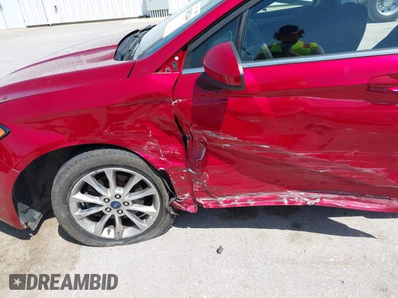 2020 Ford Fusion SE z VIN 3FA6P0HD8LR104422, wystawiony jako IAAI lot #42092244 z przebiegiem 55 438 mil mil oraz . Historia ofert i sprzedaży dostępna na DreamBid. Obrazek 6.