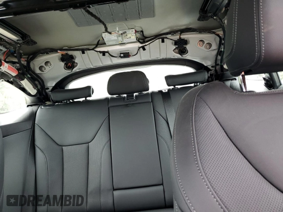 2024 BMW i4 eDrive40 z VIN WBY73AW07RFR74988, wystawiony jako Copart lot #70713824 z przebiegiem 14 117 mil mil oraz Szkody całkowita. Historia ofert i sprzedaży dostępna na DreamBid. Obrazek 10.