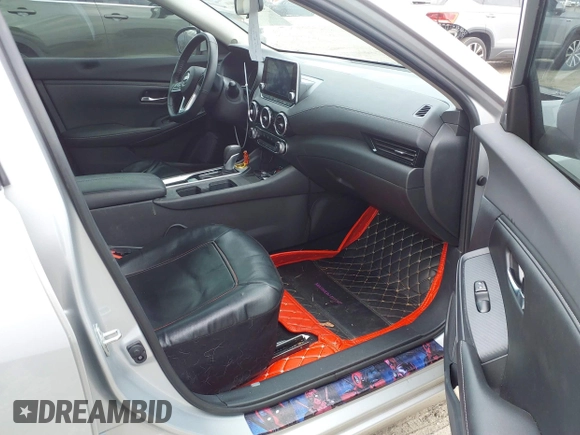 2022 Nissan Sentra SV z VIN 3N1AB8CVXNY315828, wystawiony jako IAAI lot #41688547 z przebiegiem 45 412 mil mil oraz . Historia ofert i sprzedaży dostępna na DreamBid. Obrazek 5.
