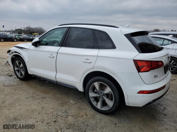 2020 Audi Q5 Premium with VIN WA1ANAFY1L2105979, listed as a Copart auction lot 44943225 with 24,324 mi miles and Salvage Title. Bid and sale history available at carsss.com. Image 2.