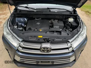 2017 Toyota Highlander XLE z VIN 5TDJZRFH5HS460260, wystawiony jako Copart lot #58095215 z przebiegiem 146 695 mil mil oraz Tytuł czysty. Historia ofert i sprzedaży dostępna na DreamBid. Obrazek 7.