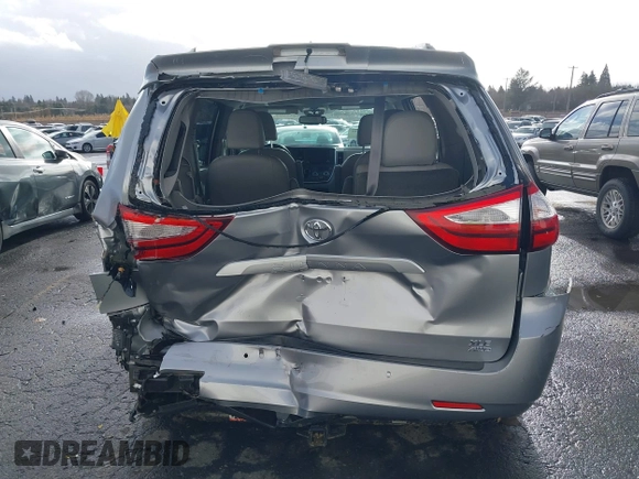 2018 Toyota Sienna XLE with VIN 5TDDZ3DC5JS205440, listed as a IAAI auction lot 41090557 with 50,775 mi miles. Bid and sale history available at carsss.com. Image 17.