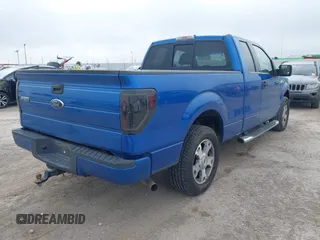 2009 Ford F-150 STX with VIN 1FTRX12W09KA69038, listed as a IAAI auction lot 41520939 with 220,092 mi miles. Bid and sale history available at carsss.com. Image 4.