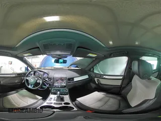 2017 Volkswagen Touareg Wolfsburg Edition z VIN WVGRF7BP3HD000826, wystawiony jako Copart lot #60832115 z przebiegiem 120 945 mil mil oraz Szkoda całkowita • Salvage title. Historia ofert i sprzedaży dostępna na DreamBid. Obrazek 16.