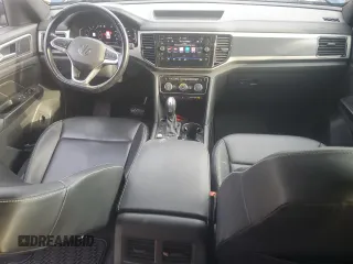 2020 Volkswagen Atlas SEL with VIN 1V2ME2CA6LC232008, listed as a Copart auction lot 84669244 with 82,696 mi miles and Salvage title. Bid and sale history available at DreamBid. Image 8.