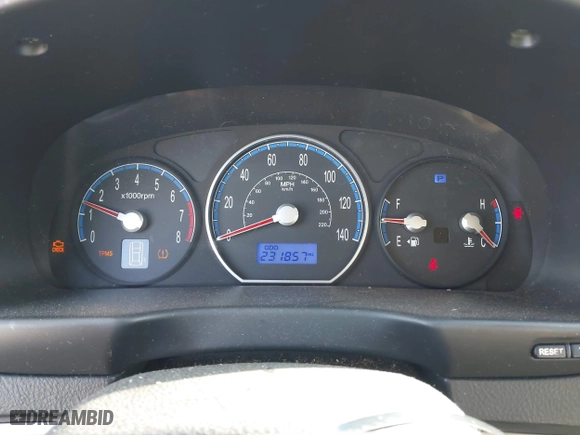 2007 Hyundai Santa Fe GLS with VIN 5NMSG13D17H105827, listed as a IAAI auction lot 41716833 with 231,857 mi miles. Bid and sale history available at carsss.com. Image 7.