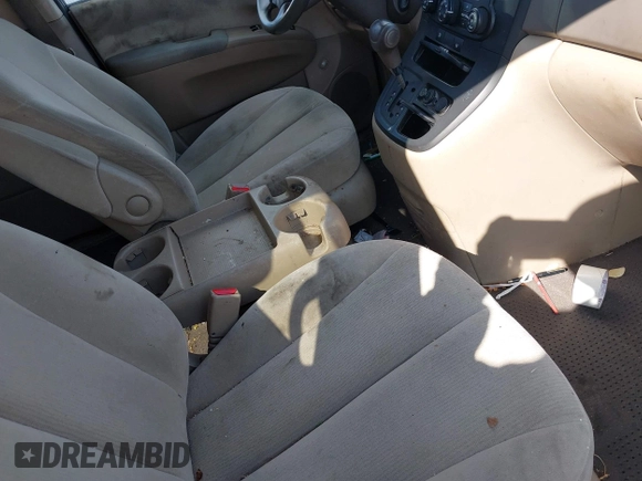 2008 Kia Sedona LX with VIN KNDMB233686204047, listed as a IAAI auction lot 41904157 with 123,700 mi miles. Bid and sale history available at carsss.com. Image 5.