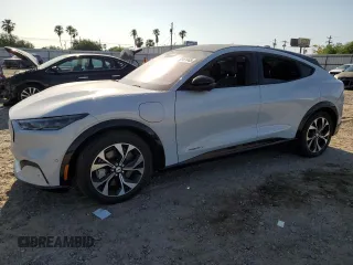 2023 Ford Mustang Mach-E Premium z VIN 3FMTK3RM2PMA31574, wystawiony jako Copart lot #52451445 z przebiegiem Nie podano mil oraz Szkoda całkowita • Salvage title. Historia ofert i sprzedaży dostępna na DreamBid. Obrazek 1.