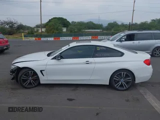 2014 BMW 4 Series 435i xDrive z VIN WBA3R5C59EK186119, wystawiony jako IAAI lot #41968020 z przebiegiem 97 187 mil mil oraz . Historia ofert i sprzedaży dostępna na DreamBid. Obrazek 15.