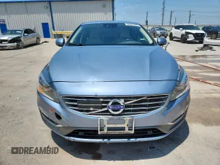 2018 Volvo S60 Inscription z VIN LYV402HK2JB170660, wystawiony jako Copart lot #58924785 z przebiegiem 60 871 mil mil oraz Szkoda całkowita • Salvage title. Historia ofert i sprzedaży dostępna na DreamBid. Obrazek 5.