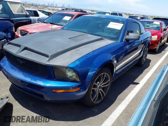 2007 Ford Mustang Deluxe z VIN 1ZVFT80N975241366, wystawiony jako IAAI lot #42408850 z przebiegiem 193 336 mil mil oraz . Historia ofert i sprzedaży dostępna na DreamBid. Obrazek 2.